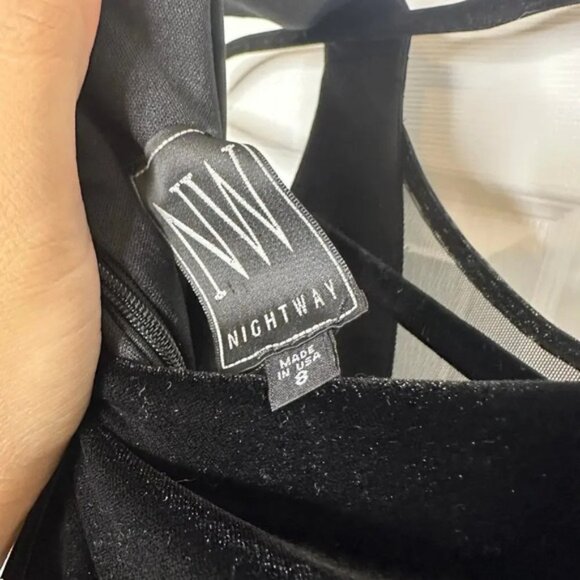 NIGHTWAY Size 8 Long Black Velvet Mesh Panel Deep V-Neck Dress With Side Slit - Picture 5 of 5